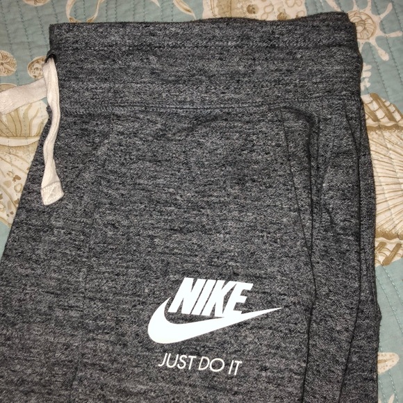 Nike Pants - Nike gray sweatpants